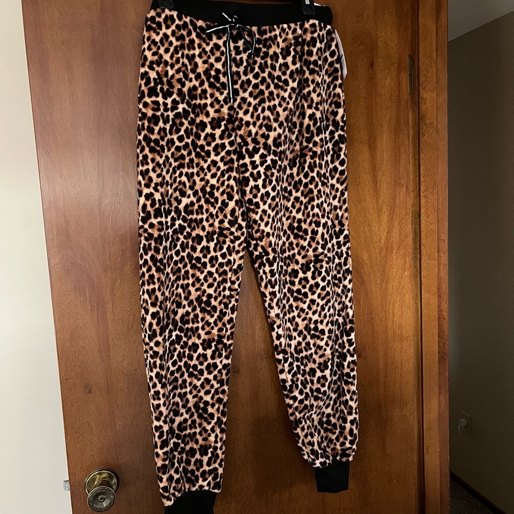 Pillow Talk NWT size Large Animal Plush Jogger Pajama Pants. Brown-Black…
